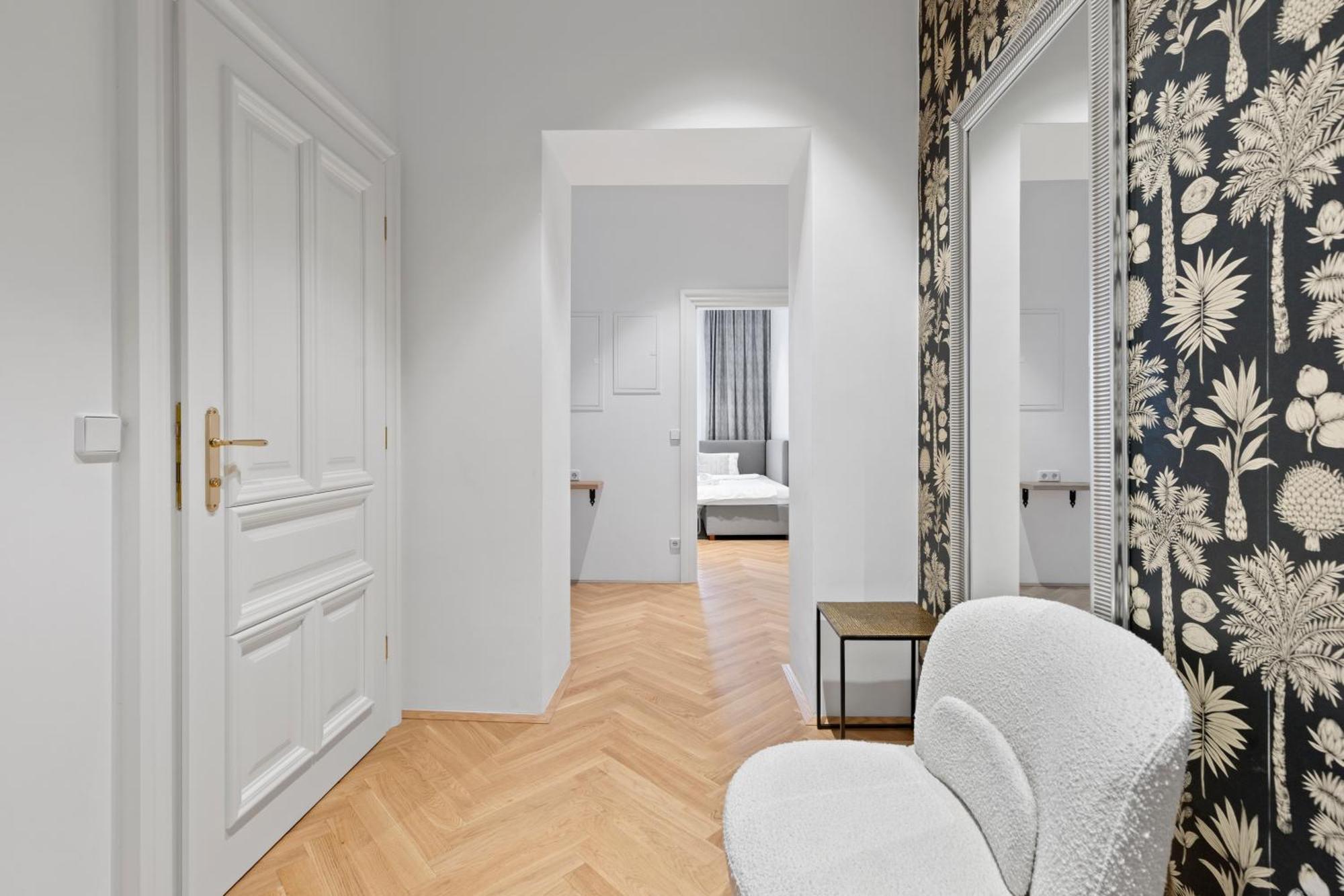 Sgrafit Apartments - Self Check-In Retz Bagian luar foto