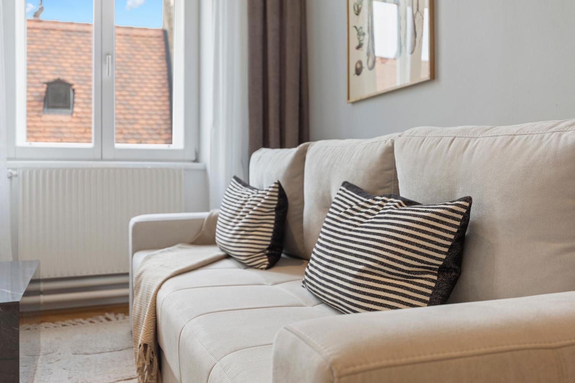 Sgrafit Apartments - Self Check-In Retz Bagian luar foto