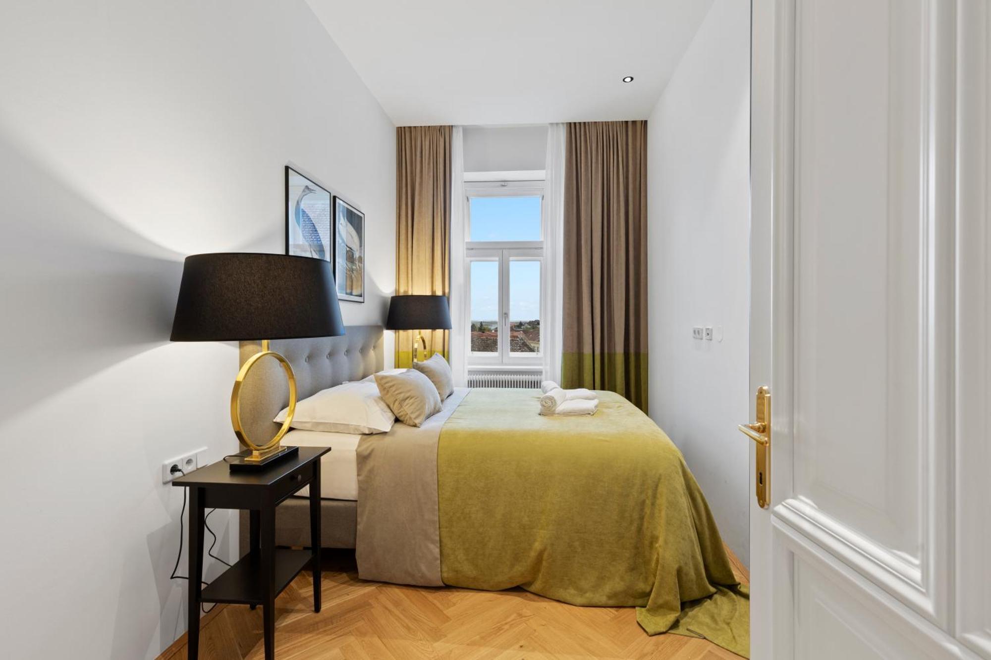 Sgrafit Apartments - Self Check-In Retz Bagian luar foto